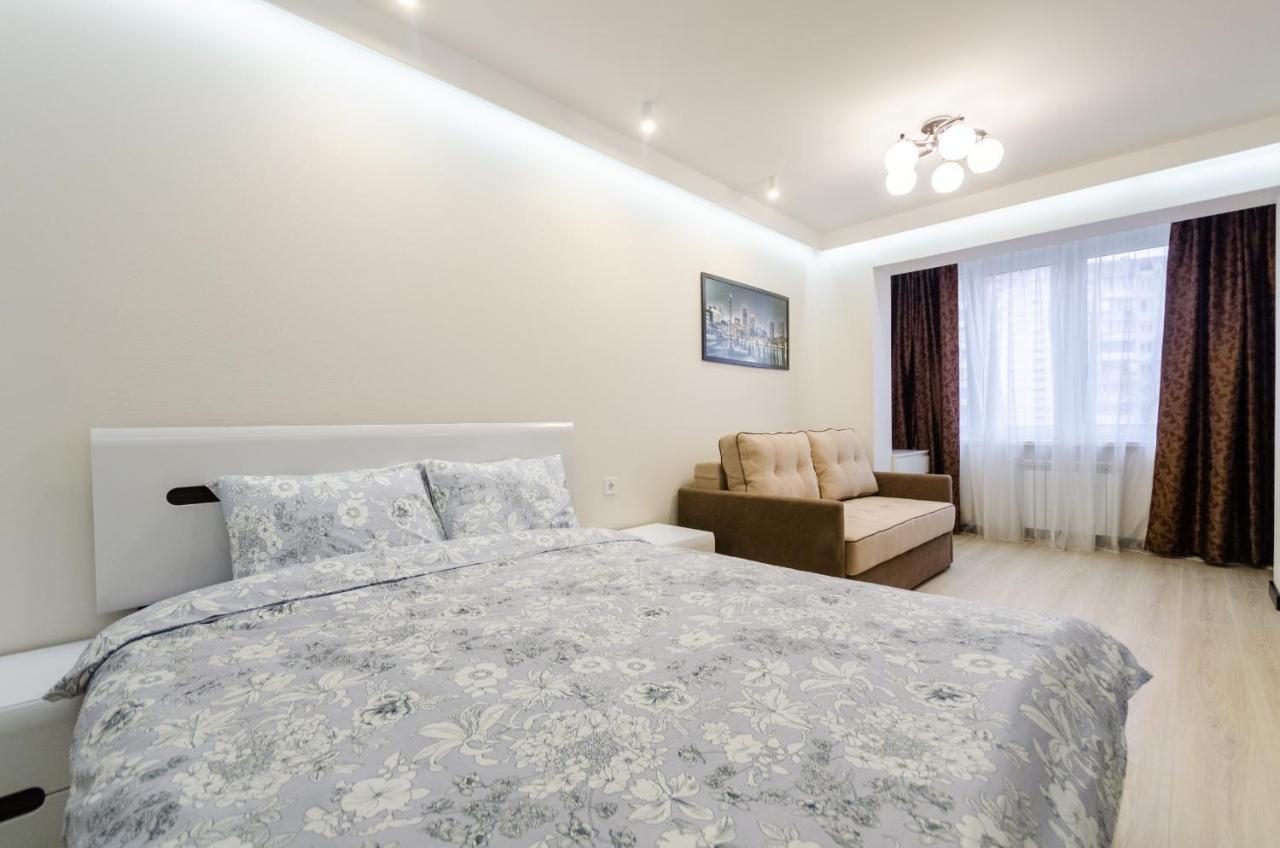 Artal Apartment On Obolonsky Avenue 31 Kiev Esterno foto