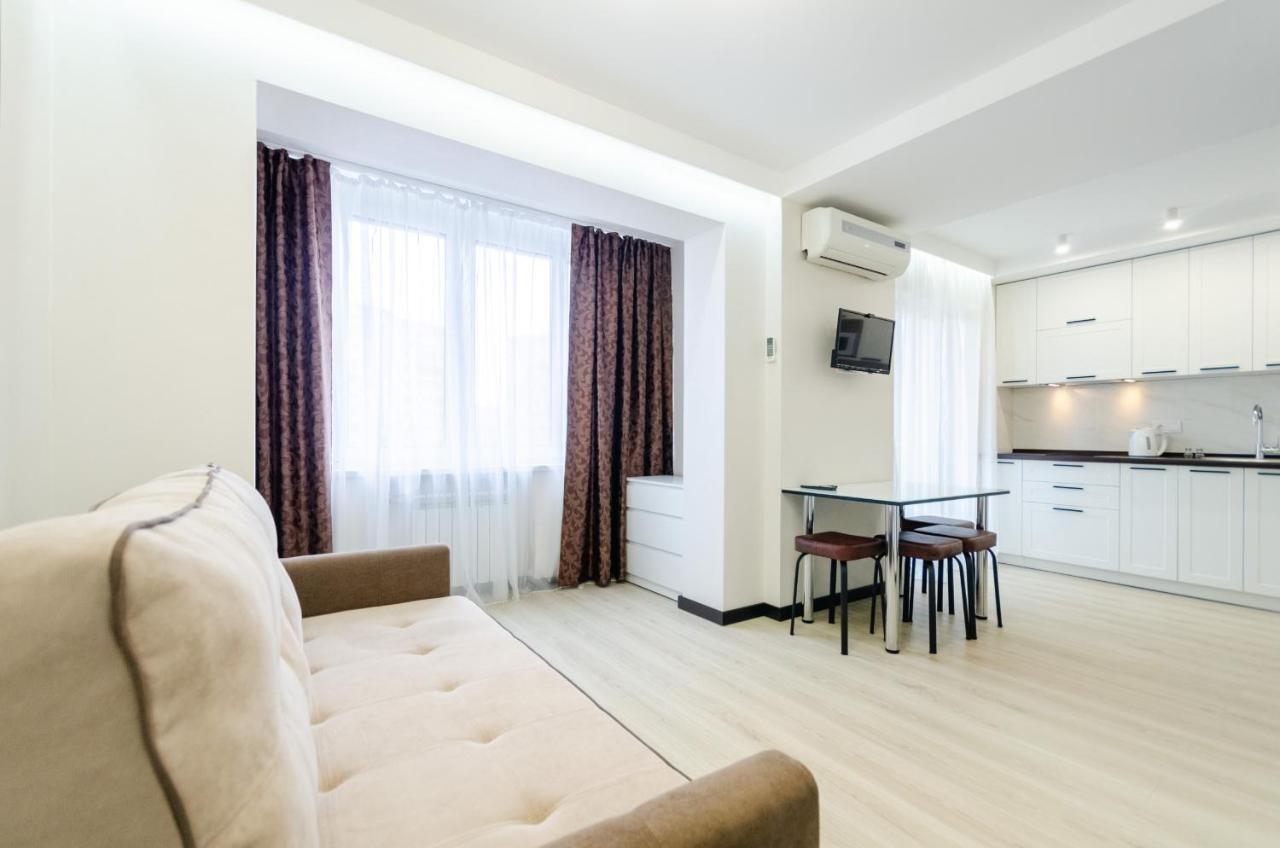 Artal Apartment On Obolonsky Avenue 31 Kiev Esterno foto