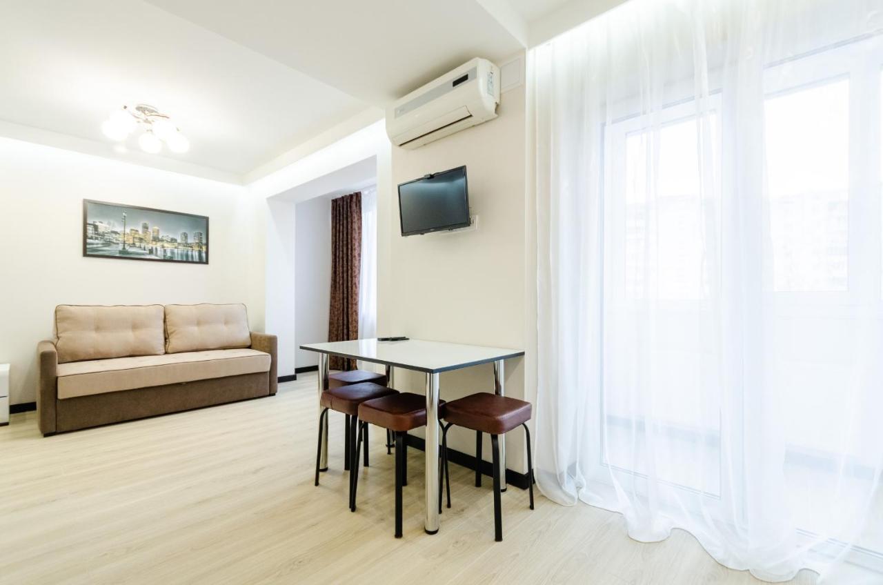 Artal Apartment On Obolonsky Avenue 31 Kiev Esterno foto