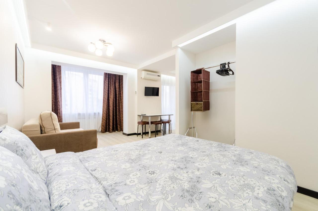 Artal Apartment On Obolonsky Avenue 31 Kiev Esterno foto