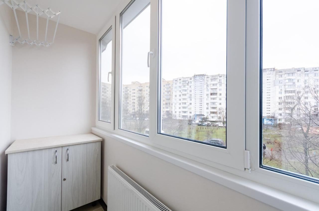 Artal Apartment On Obolonsky Avenue 31 Kiev Esterno foto